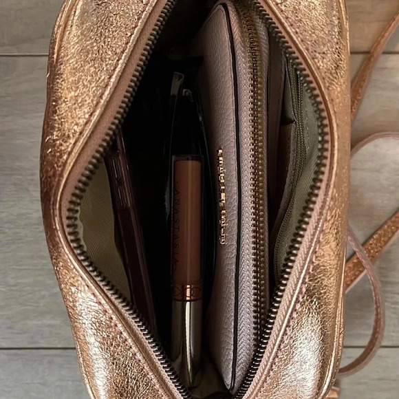 NWT BORSE IN PELLE Rose Gold Metallic Crossbody Bag with Tassel Made in Italy - Picture 13 of 13